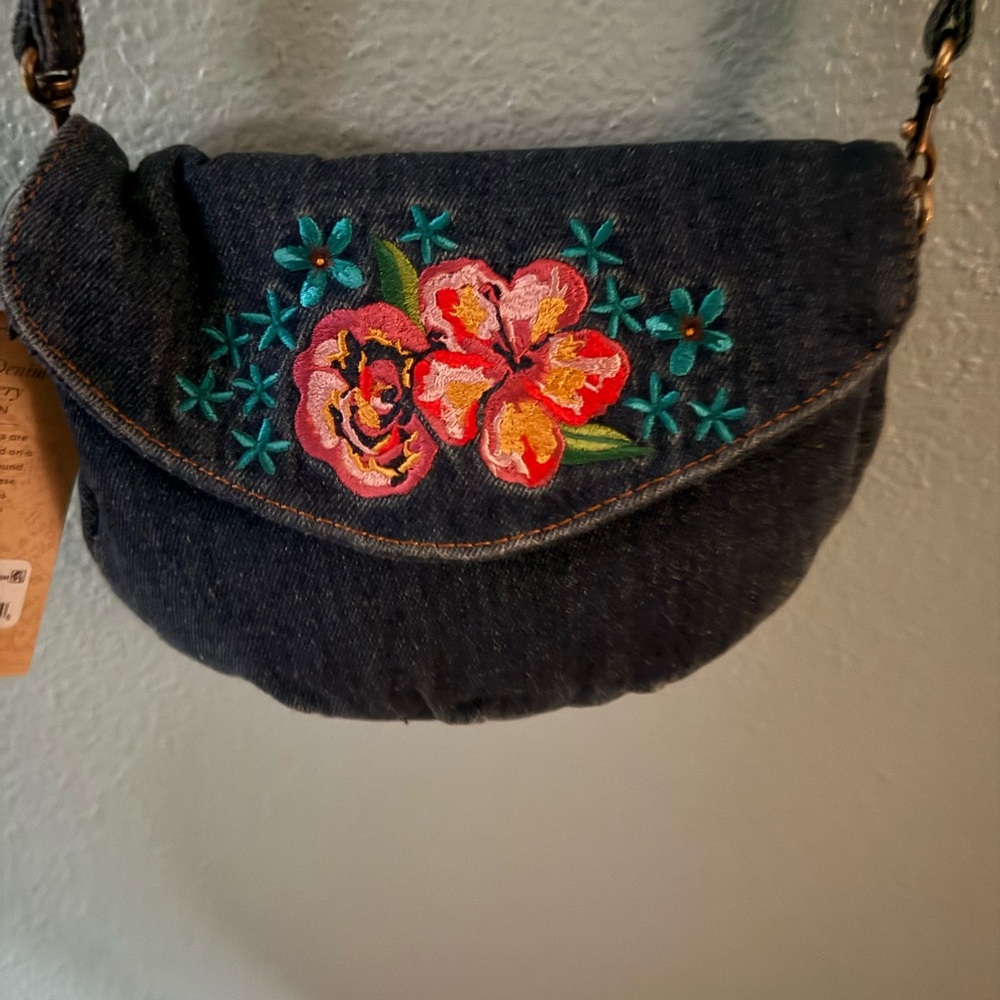 NWT Patricia Nash Healey Small Denim Hibiscus Embroidered Crossbody